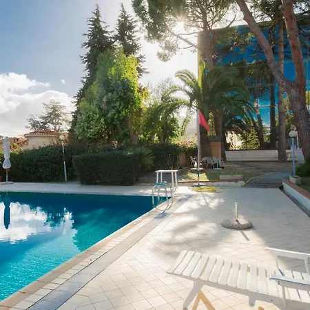 Apartment I Giardini Del Sole Con Piscina By Wonderful Italy